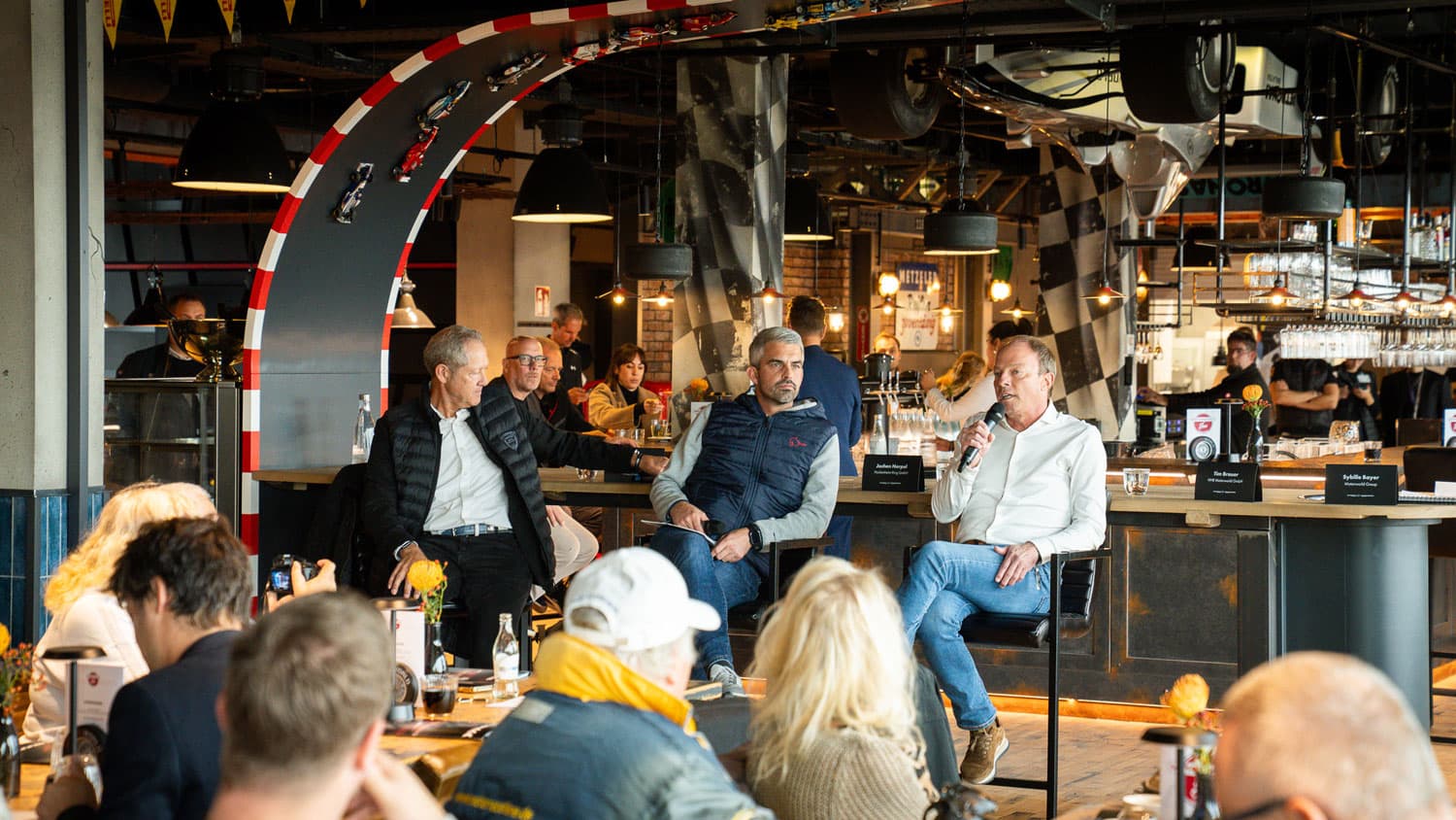 Zur News: Neue Motorworld Hockenheimring vereint Rennstrecke, Erlebniswelt, Event, Handel und Gastlichkeit